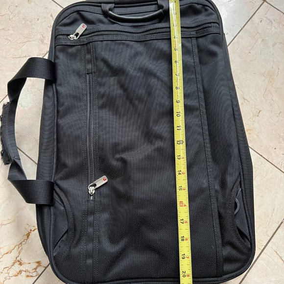 Victorinox X-Large Black Ballistic Nylon Expandable Laptop Briefcase /Backpack. - Picture 5 of 15